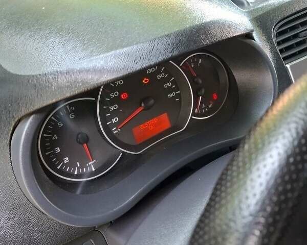 Черный Рено Кенгу, объемом двигателя 1.5 л и пробегом 260 тыс. км за 8200 $, фото 3 на Automoto.ua