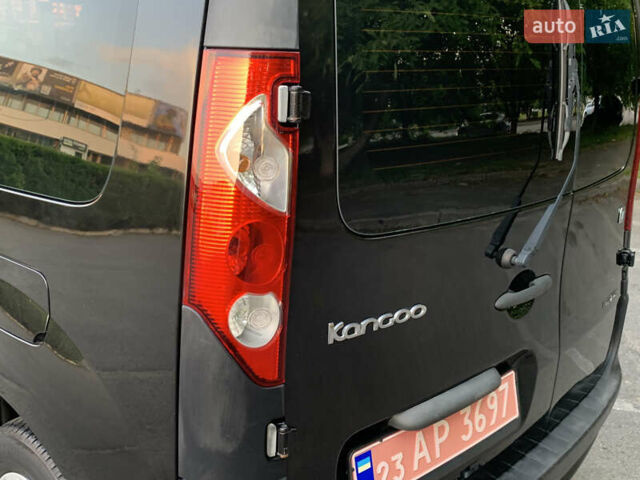 Черный Рено Кенгу, объемом двигателя 0 л и пробегом 103 тыс. км за 8200 $, фото 18 на Automoto.ua