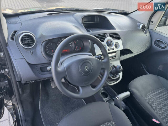 Черный Рено Кенгу, объемом двигателя 1.6 л и пробегом 225 тыс. км за 7800 $, фото 29 на Automoto.ua