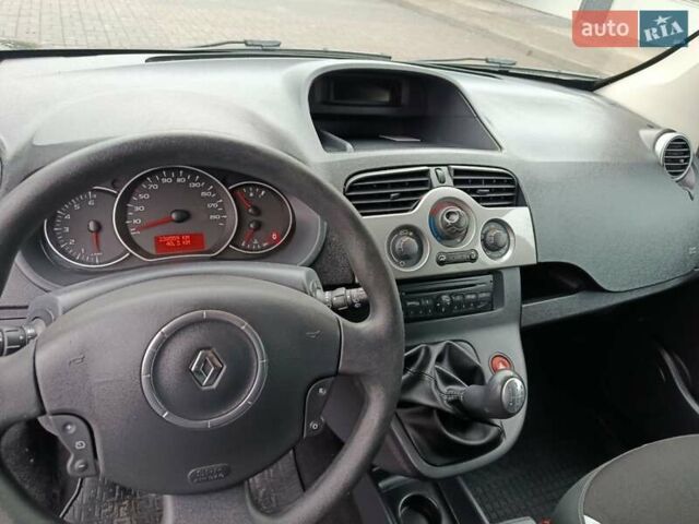 Черный Рено Кенгу, объемом двигателя 1.6 л и пробегом 230 тыс. км за 7900 $, фото 12 на Automoto.ua