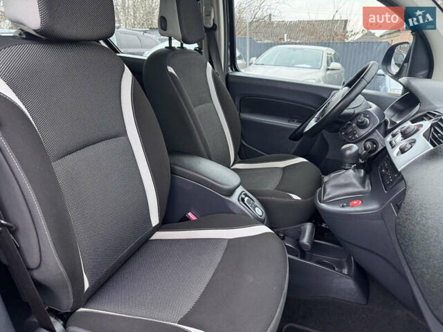 Чорний Рено Кєнгу, об'ємом двигуна 1.5 л та пробігом 220 тис. км за 10990 $, фото 41 на Automoto.ua