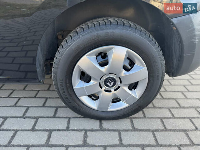 Черный Рено Кенгу, объемом двигателя 1.6 л и пробегом 225 тыс. км за 7800 $, фото 18 на Automoto.ua