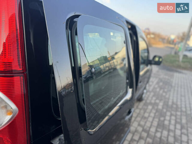 Черный Рено Кенгу, объемом двигателя 1.6 л и пробегом 225 тыс. км за 7800 $, фото 38 на Automoto.ua
