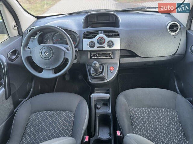 Черный Рено Кенгу, объемом двигателя 1.6 л и пробегом 225 тыс. км за 7800 $, фото 39 на Automoto.ua