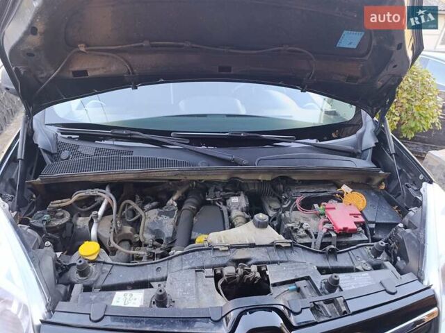 Рено Кєнгу 2013 у Чернівцях на Automoto.ua Чорний Рено Кєнгу, об'ємом двигуна 1.46 л та пробігом 246 тис. км за 12700 $, фото 12 на Automoto.ua