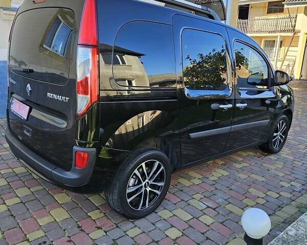 Рено Кєнгу 2013 у Дубно на Automoto.ua Чорний Рено Кєнгу, об'ємом двигуна 1.5 л та пробігом 234 тис. км за 10500 $, фото 14 на Automoto.ua