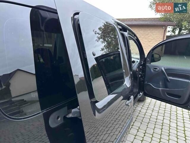 Черный Рено Кенгу, объемом двигателя 0 л и пробегом 96 тыс. км за 7500 $, фото 11 на Automoto.ua