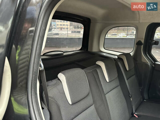 Черный Рено Кенгу, объемом двигателя 1.46 л и пробегом 180 тыс. км за 8500 $, фото 9 на Automoto.ua