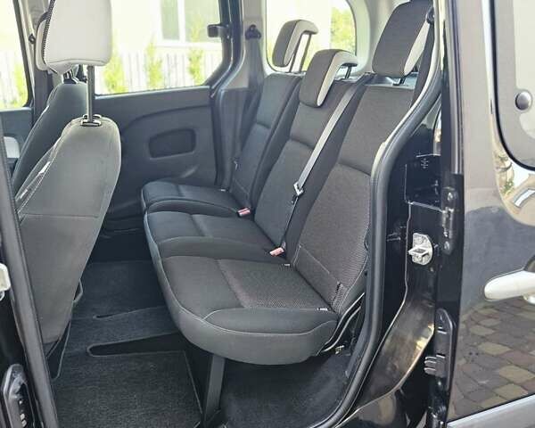 Рено Кєнгу 2013 у Дубно на Automoto.ua Чорний Рено Кєнгу, об'ємом двигуна 1.5 л та пробігом 234 тис. км за 10500 $, фото 22 на Automoto.ua