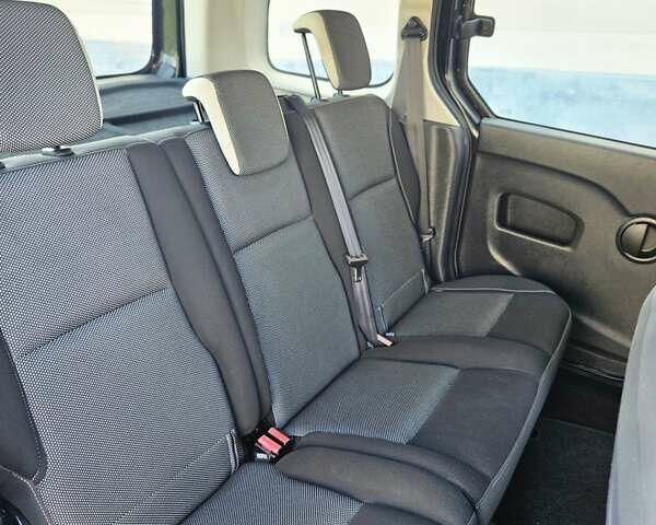 Рено Кєнгу 2013 у Дубно на Automoto.ua Чорний Рено Кєнгу, об'ємом двигуна 1.5 л та пробігом 234 тис. км за 10500 $, фото 28 на Automoto.ua