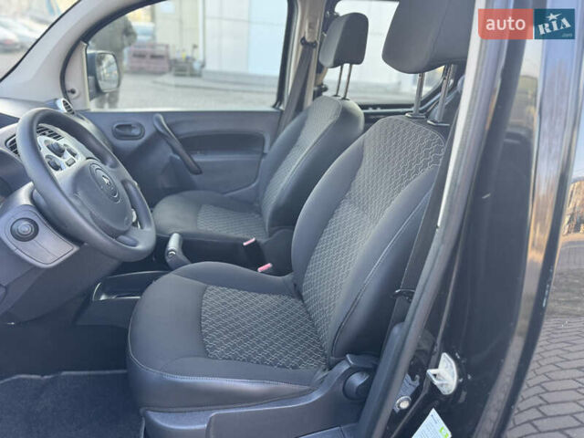 Черный Рено Кенгу, объемом двигателя 1.6 л и пробегом 225 тыс. км за 7800 $, фото 26 на Automoto.ua