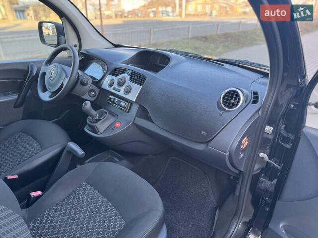 Черный Рено Кенгу, объемом двигателя 1.6 л и пробегом 225 тыс. км за 7800 $, фото 44 на Automoto.ua