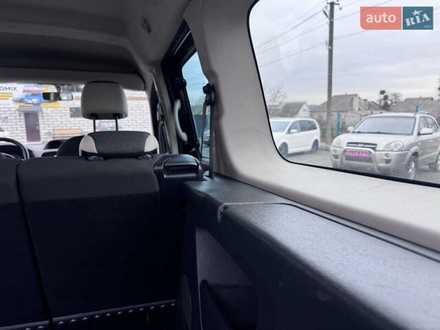Чорний Рено Кєнгу, об'ємом двигуна 1.5 л та пробігом 220 тис. км за 10990 $, фото 22 на Automoto.ua