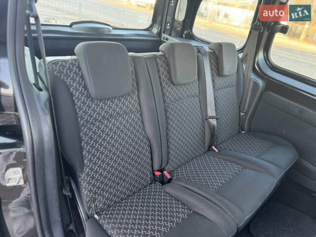 Черный Рено Кенгу, объемом двигателя 1.6 л и пробегом 225 тыс. км за 7800 $, фото 37 на Automoto.ua