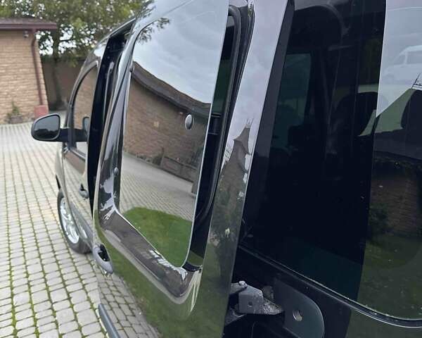 Черный Рено Кенгу, объемом двигателя 0 л и пробегом 96 тыс. км за 7500 $, фото 17 на Automoto.ua