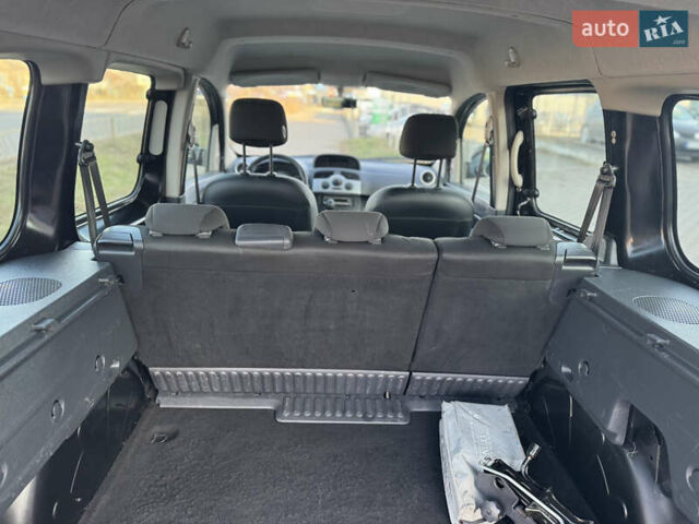 Черный Рено Кенгу, объемом двигателя 1.6 л и пробегом 225 тыс. км за 7800 $, фото 34 на Automoto.ua