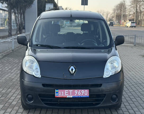 Черный Рено Кенгу, объемом двигателя 1.6 л и пробегом 225 тыс. км за 7800 $, фото 1 на Automoto.ua