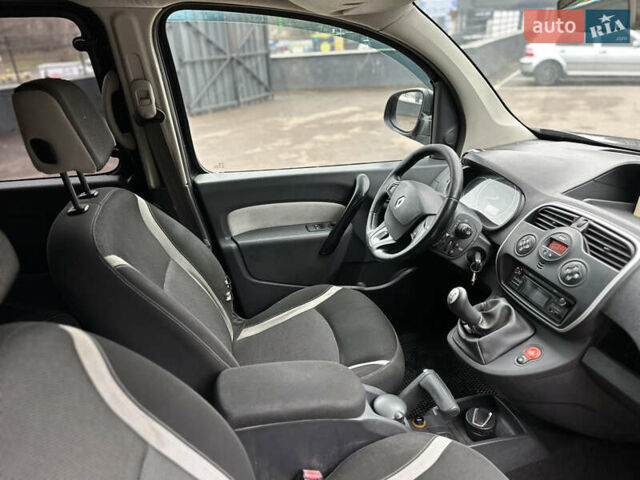 Черный Рено Кенгу, объемом двигателя 1.46 л и пробегом 180 тыс. км за 8500 $, фото 11 на Automoto.ua