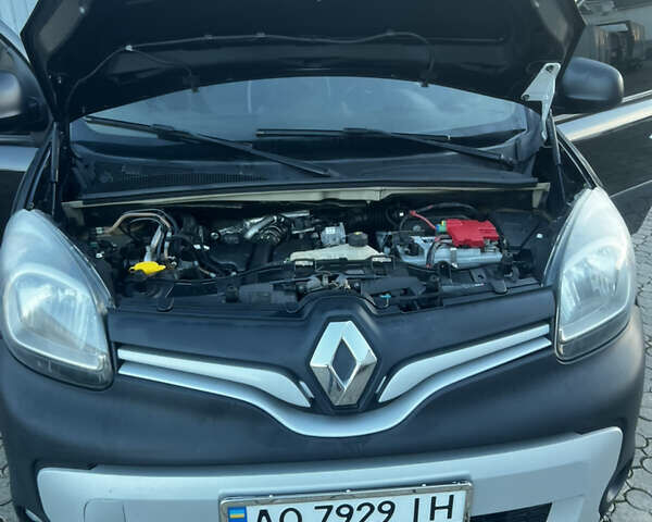Черный Рено Кенгу, объемом двигателя 1.5 л и пробегом 279 тыс. км за 7500 $, фото 5 на Automoto.ua