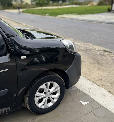 Черный Рено Кенгу, объемом двигателя 1.5 л и пробегом 276 тыс. км за 9900 $, фото 17 на Automoto.ua