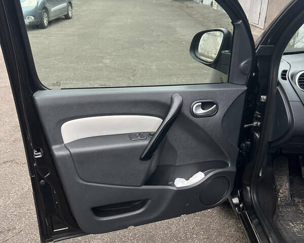 Чорний Рено Кєнгу, об'ємом двигуна 1.46 л та пробігом 247 тис. км за 9700 $, фото 11 на Automoto.ua