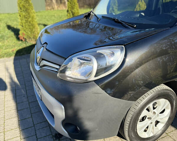 Черный Рено Кенгу, объемом двигателя 1.5 л и пробегом 279 тыс. км за 9900 $, фото 16 на Automoto.ua