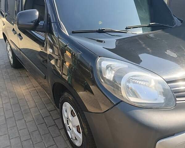 Черный Рено Кенгу, объемом двигателя 1.5 л и пробегом 221 тыс. км за 6750 $, фото 5 на Automoto.ua