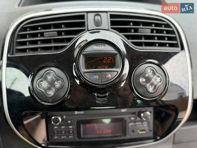 Рено Кенгу 2014 в Луцке на Automoto.ua Черный Рено Кенгу, объемом двигателя 1.5 л и пробегом 210 тыс. км за 10999 $, фото 19 на Automoto.ua