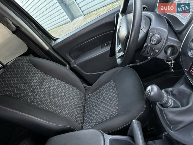 Черный Рено Кенгу, объемом двигателя 1.46 л и пробегом 243 тыс. км за 10900 $, фото 32 на Automoto.ua