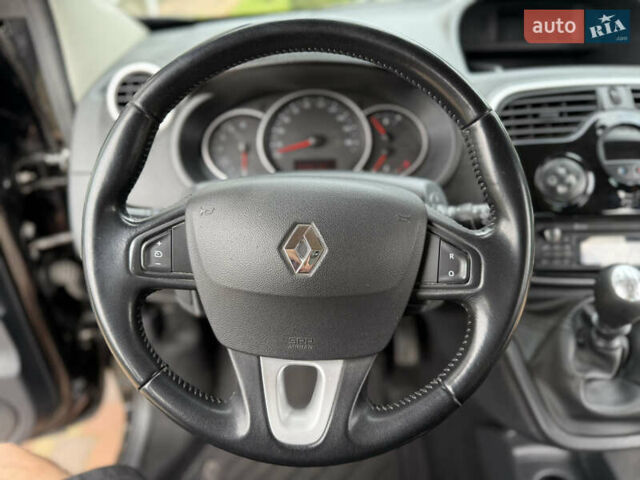 Рено Кенгу 2014 в Луцке на Automoto.ua Черный Рено Кенгу, объемом двигателя 1.5 л и пробегом 210 тыс. км за 10999 $, фото 17 на Automoto.ua