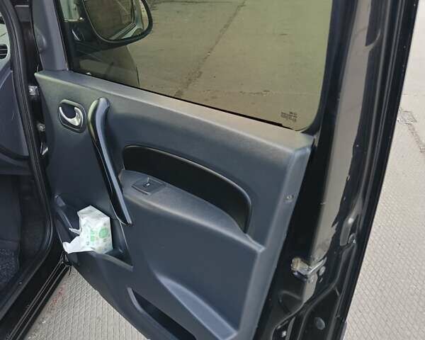 Черный Рено Кенгу, объемом двигателя 1.5 л и пробегом 221 тыс. км за 6750 $, фото 12 на Automoto.ua