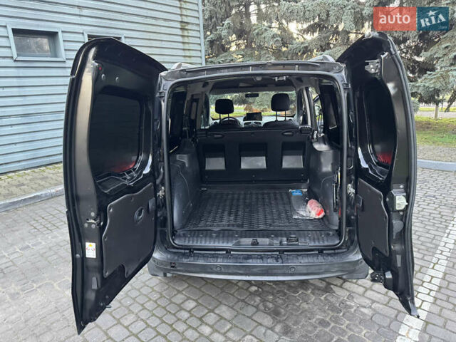 Черный Рено Кенгу, объемом двигателя 1.46 л и пробегом 243 тыс. км за 10900 $, фото 36 на Automoto.ua