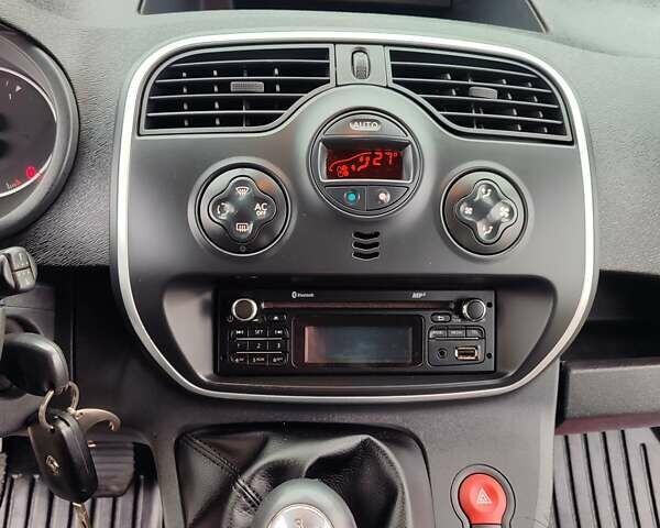 Чорний Рено Кєнгу, об'ємом двигуна 1.5 л та пробігом 230 тис. км за 9400 $, фото 15 на Automoto.ua