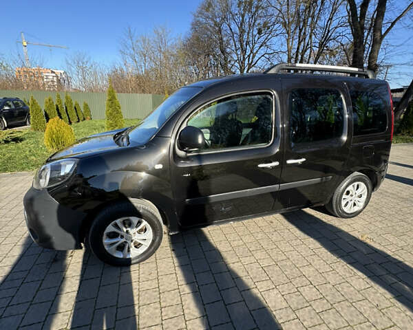 Черный Рено Кенгу, объемом двигателя 1.5 л и пробегом 279 тыс. км за 9900 $, фото 44 на Automoto.ua