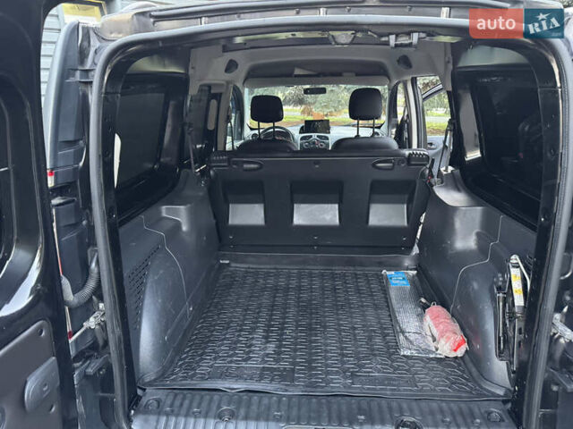 Черный Рено Кенгу, объемом двигателя 1.46 л и пробегом 243 тыс. км за 10900 $, фото 37 на Automoto.ua