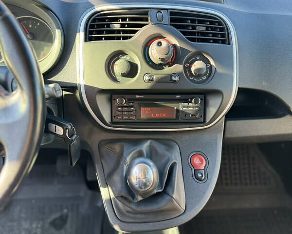 Черный Рено Кенгу, объемом двигателя 1.5 л и пробегом 279 тыс. км за 9900 $, фото 30 на Automoto.ua