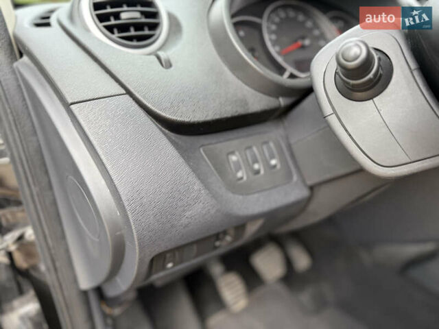 Рено Кенгу 2014 в Луцке на Automoto.ua Черный Рено Кенгу, объемом двигателя 1.5 л и пробегом 210 тыс. км за 10999 $, фото 15 на Automoto.ua
