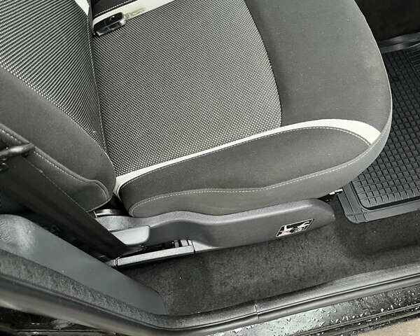 Чорний Рено Кєнгу, об'ємом двигуна 0 л та пробігом 206 тис. км за 10300 $, фото 19 на Automoto.ua