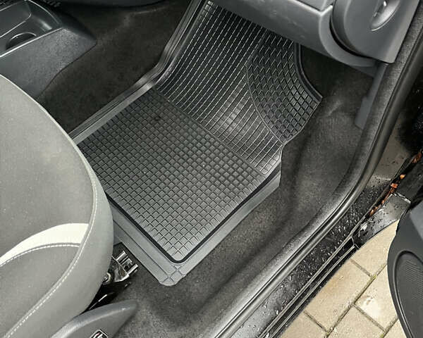 Чорний Рено Кєнгу, об'ємом двигуна 0 л та пробігом 206 тис. км за 10300 $, фото 20 на Automoto.ua