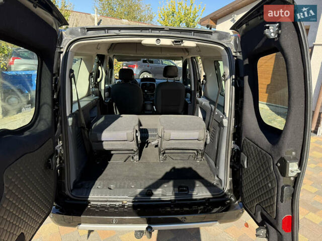 Рено Кєнгу 2015 у Дубно на Automoto.ua Чорний Рено Кєнгу, об'ємом двигуна 1.5 л та пробігом 188 тис. км за 11500 $, фото 33 на Automoto.ua