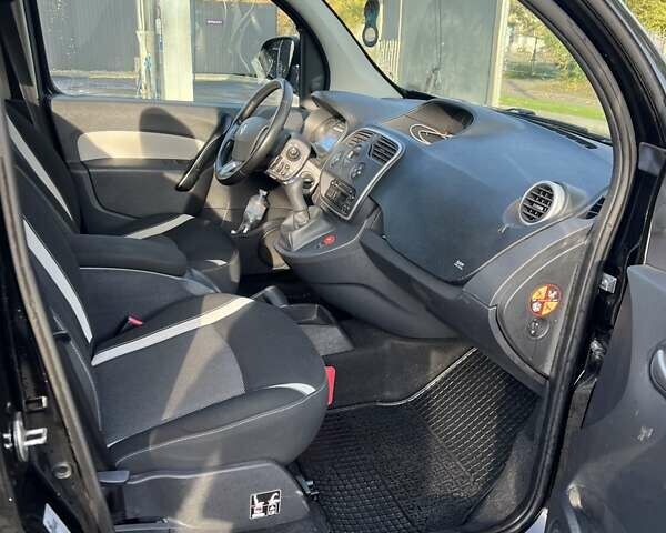 Черный Рено Кенгу, объемом двигателя 1.5 л и пробегом 185 тыс. км за 11850 $, фото 11 на Automoto.ua