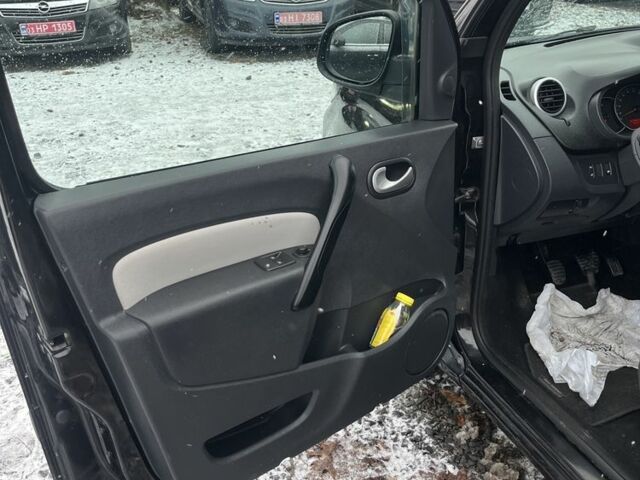 Чорний Рено Кєнгу, об'ємом двигуна 1.5 л та пробігом 250 тис. км за 10999 $, фото 8 на Automoto.ua