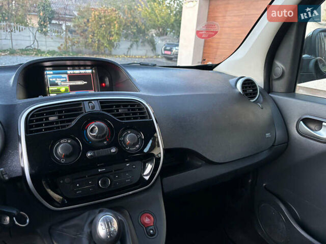 Рено Кєнгу 2015 у Дубно на Automoto.ua Чорний Рено Кєнгу, об'ємом двигуна 1.5 л та пробігом 188 тис. км за 11500 $, фото 38 на Automoto.ua
