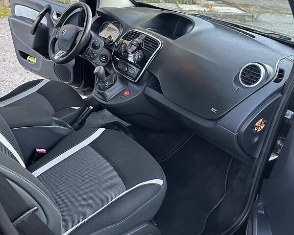 Черный Рено Кенгу, объемом двигателя 1.5 л и пробегом 259 тыс. км за 11550 $, фото 20 на Automoto.ua