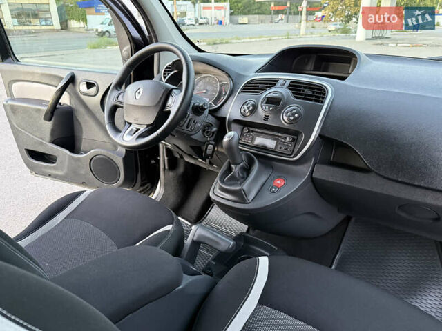 Черный Рено Кенгу, объемом двигателя 1.5 л и пробегом 110 тыс. км за 12599 $, фото 55 на Automoto.ua