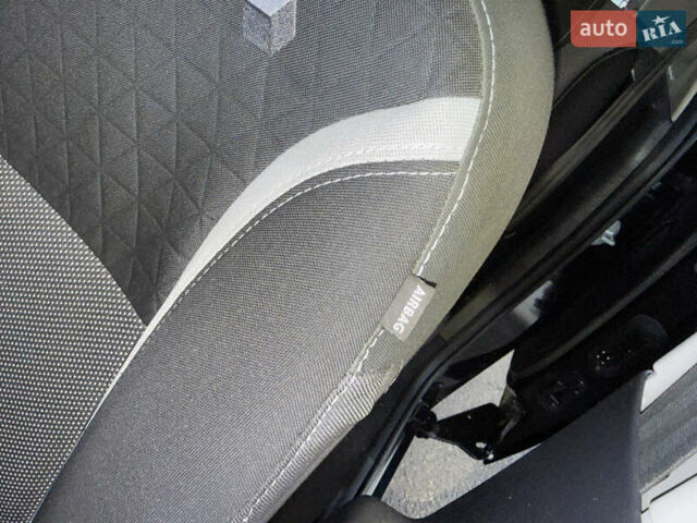 Черный Рено Кенгу, объемом двигателя 1.5 л и пробегом 110 тыс. км за 12599 $, фото 114 на Automoto.ua