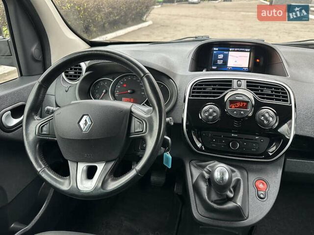 Черный Рено Кенгу, объемом двигателя 1.5 л и пробегом 143 тыс. км за 11800 $, фото 16 на Automoto.ua