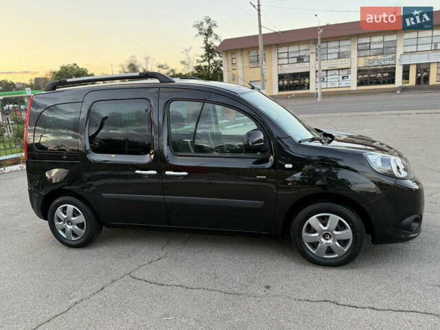 Черный Рено Кенгу, объемом двигателя 1.5 л и пробегом 110 тыс. км за 12599 $, фото 13 на Automoto.ua