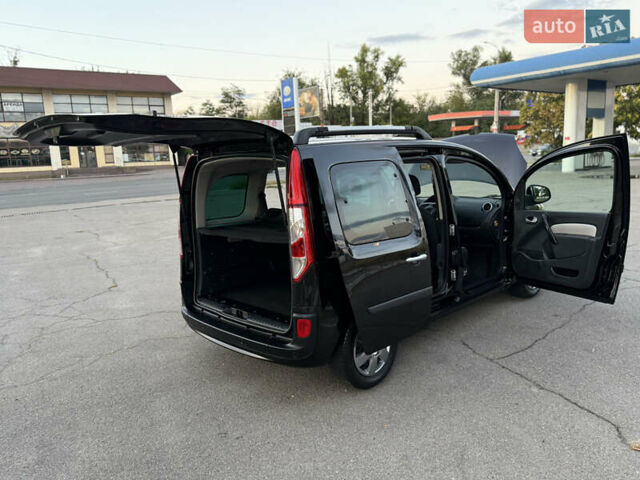 Черный Рено Кенгу, объемом двигателя 1.5 л и пробегом 110 тыс. км за 12599 $, фото 96 на Automoto.ua