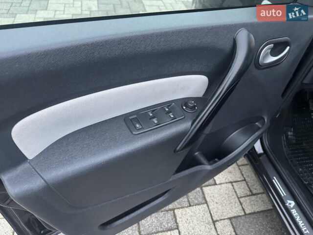 Чорний Рено Кєнгу, об'ємом двигуна 1.5 л та пробігом 198 тис. км за 13950 $, фото 45 на Automoto.ua